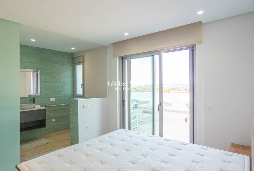 Wederverkoop - Villa -
BENIJÓFAR