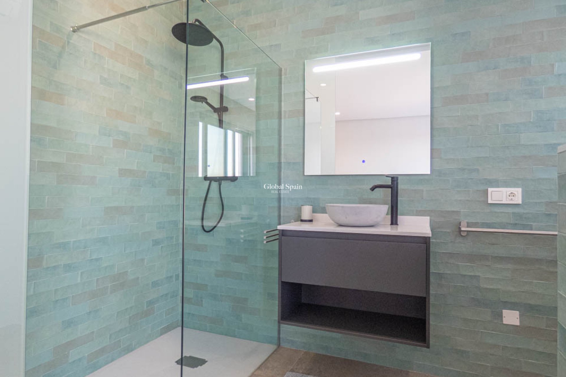 Wederverkoop - Villa -
BENIJÓFAR