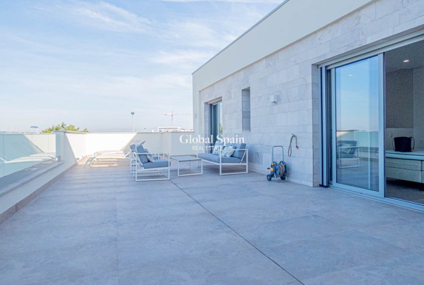 Wederverkoop - Villa -
BENIJÓFAR