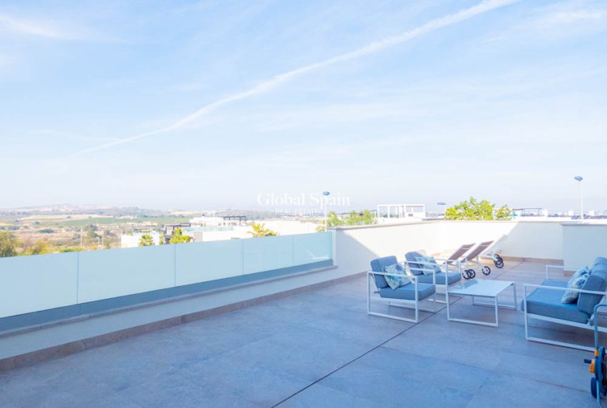 Wederverkoop - Villa -
BENIJÓFAR