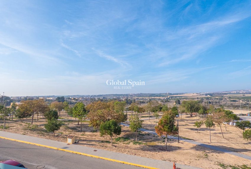 Wederverkoop - Villa -
BENIJÓFAR