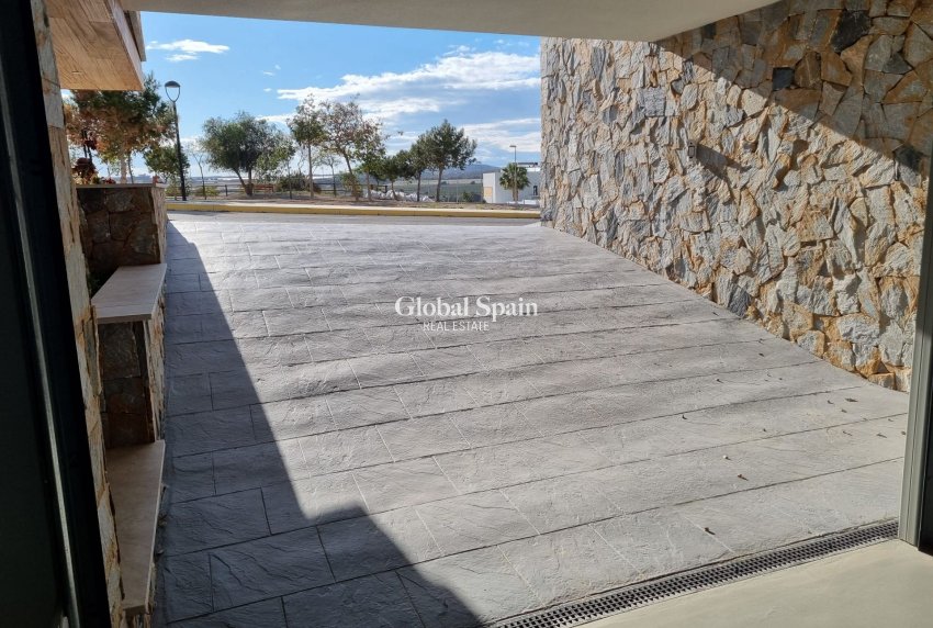 Wederverkoop - Villa -
BENIJÓFAR