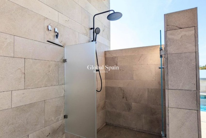 Wederverkoop - Villa -
BENIJÓFAR