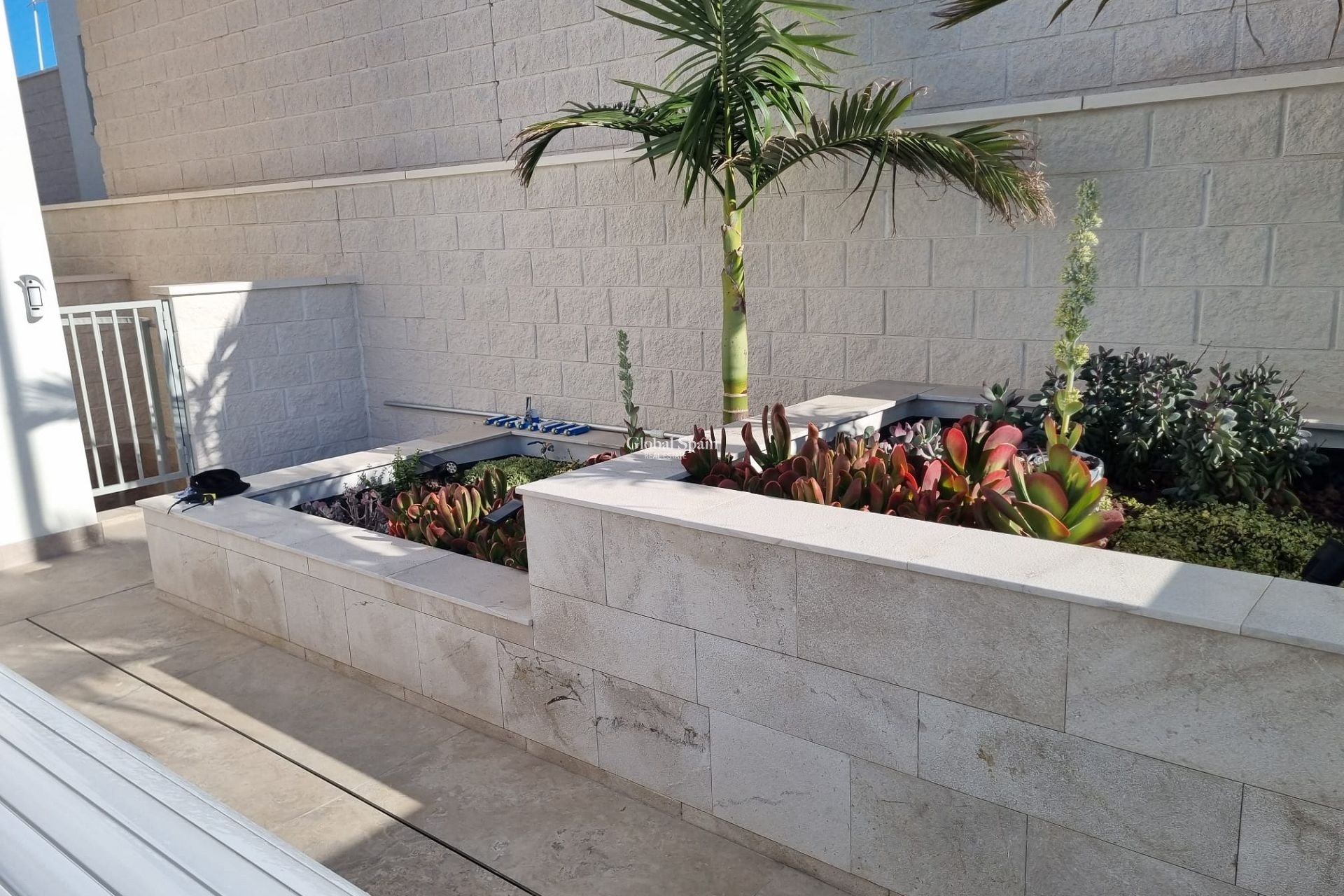 Wederverkoop - Villa -
BENIJÓFAR