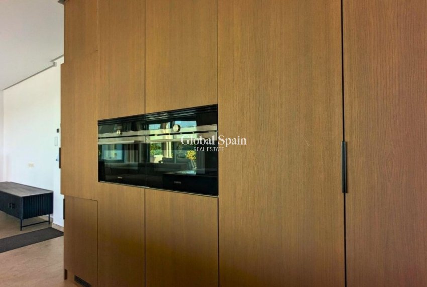 Wederverkoop - Villa -
BENIJÓFAR