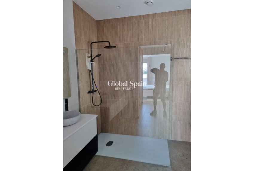 Wederverkoop - Villa -
BENIJÓFAR