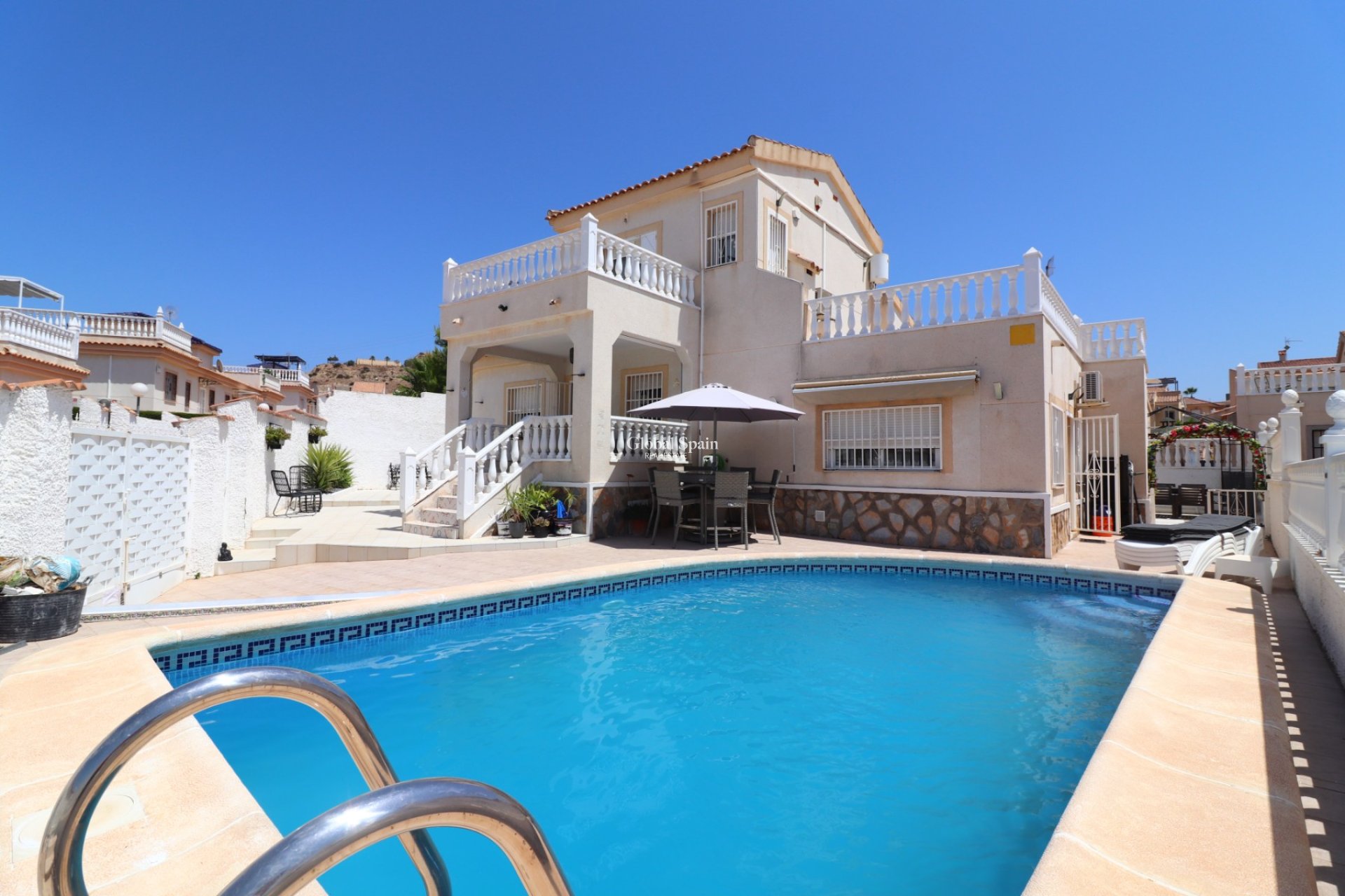 Wederverkoop - VILLA -
Benimar - Benimar I