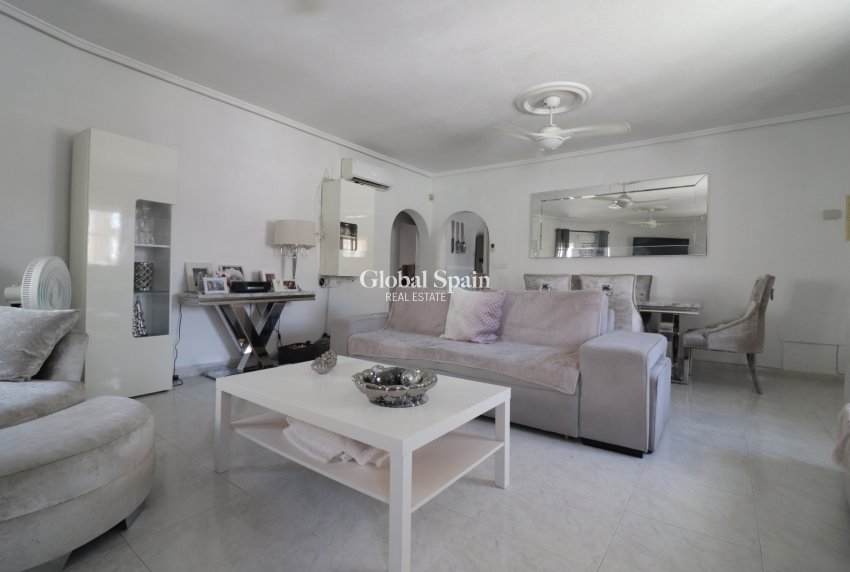 Wederverkoop - VILLA -
Benimar - Benimar I