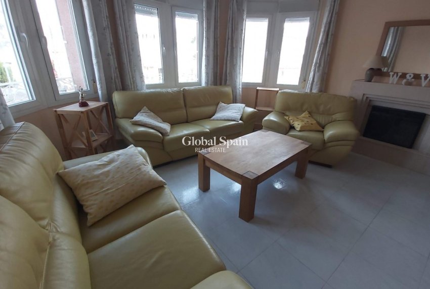 Wederverkoop - VILLA -
BENIMAR - Costa Blanca