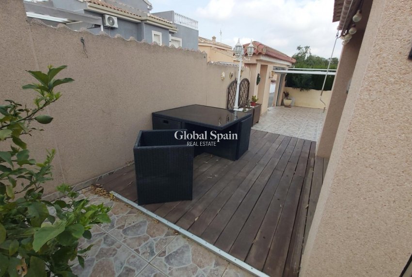 Wederverkoop - VILLA -
BENIMAR - Costa Blanca