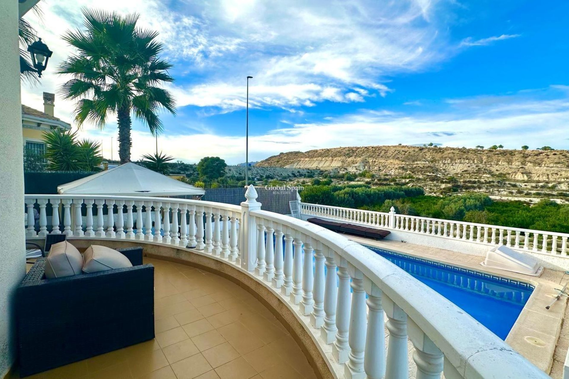 Wederverkoop - VILLA -
BIGASTRO - Comunidad Valenciana