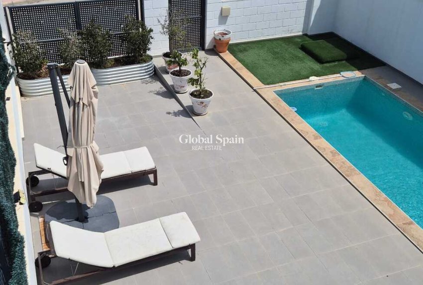 Wederverkoop - VILLA -
BIGASTRO - Costa Blanca