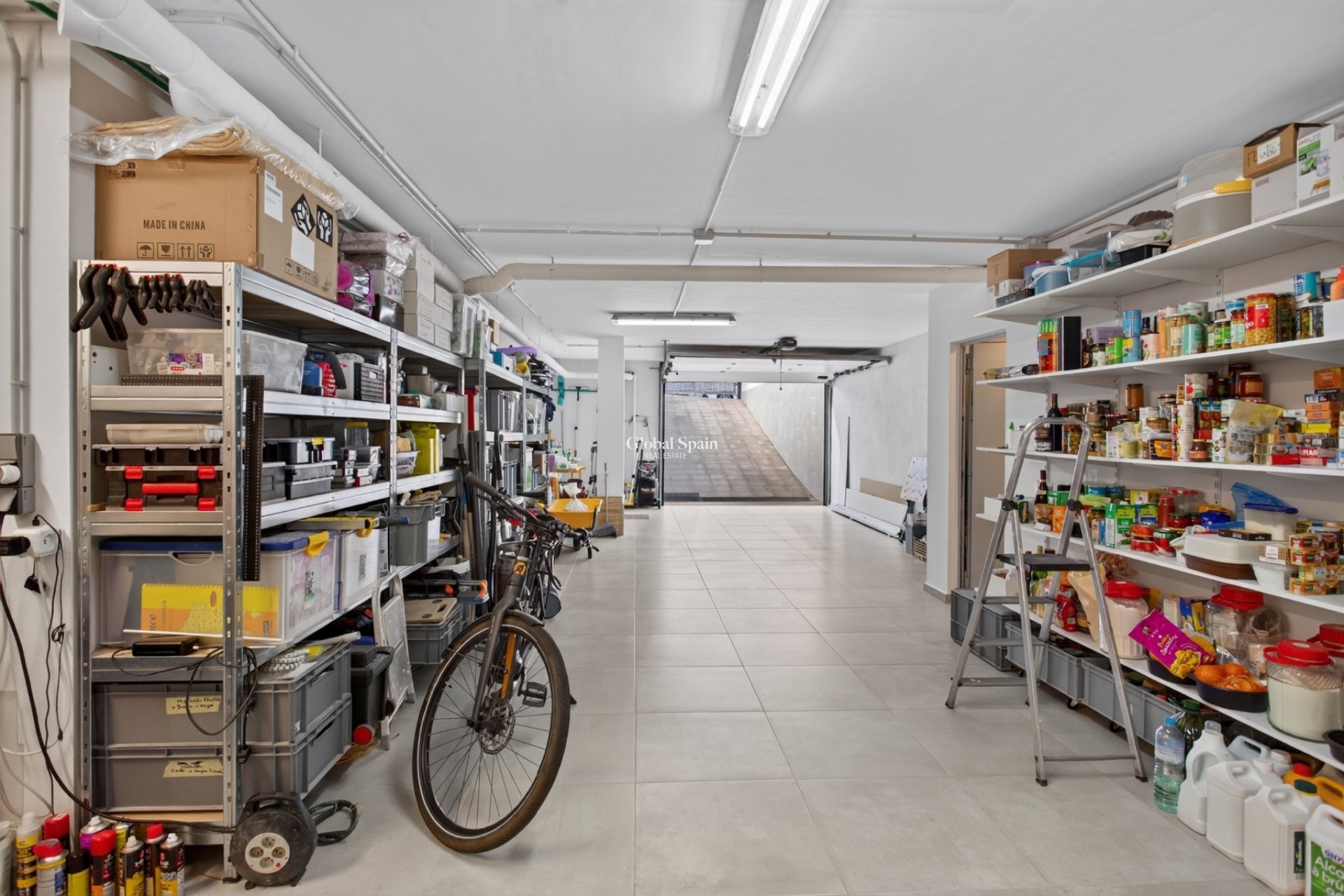 Wederverkoop - VILLA -
BIGASTRO - Inland