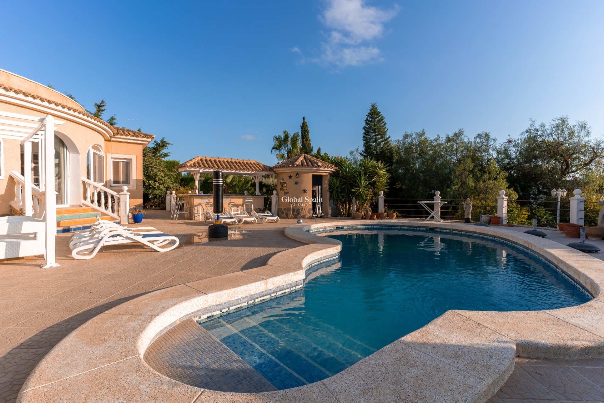 Wederverkoop - VILLA -
BUSOT - Costa Blanca