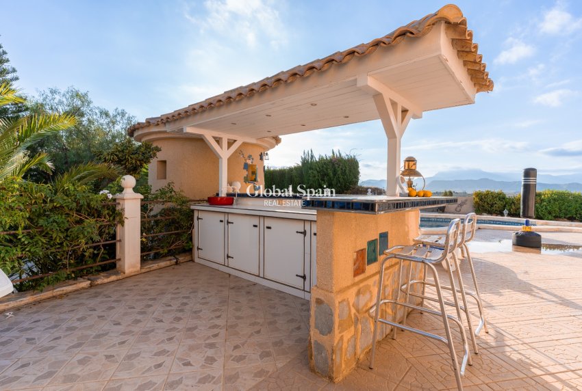 Wederverkoop - VILLA -
BUSOT - Costa Blanca