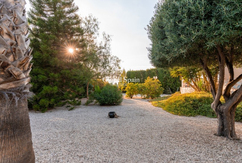 Wederverkoop - VILLA -
BUSOT - Costa Blanca