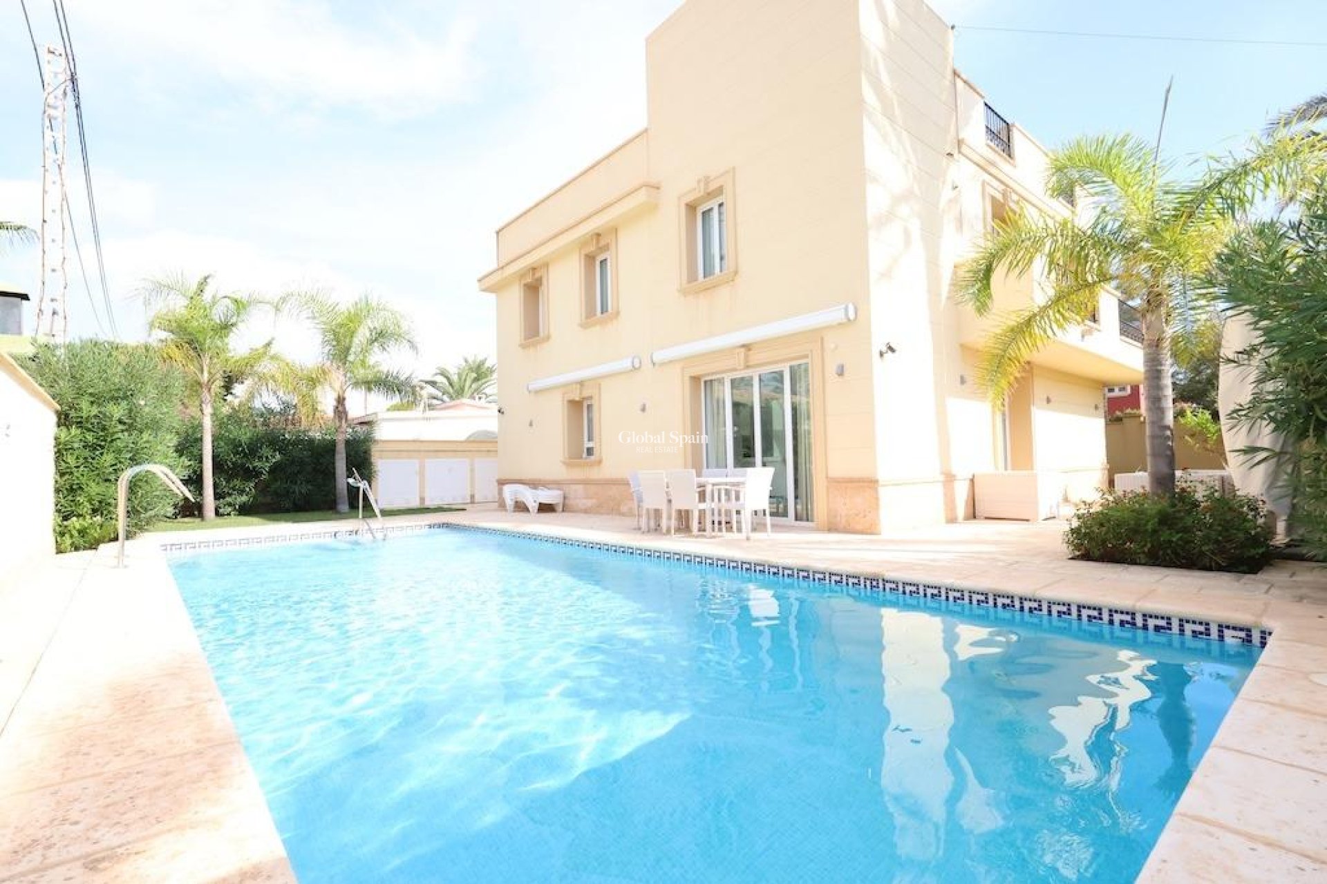 Wederverkoop - VILLA -
CABO ROIG - Costa Blanca