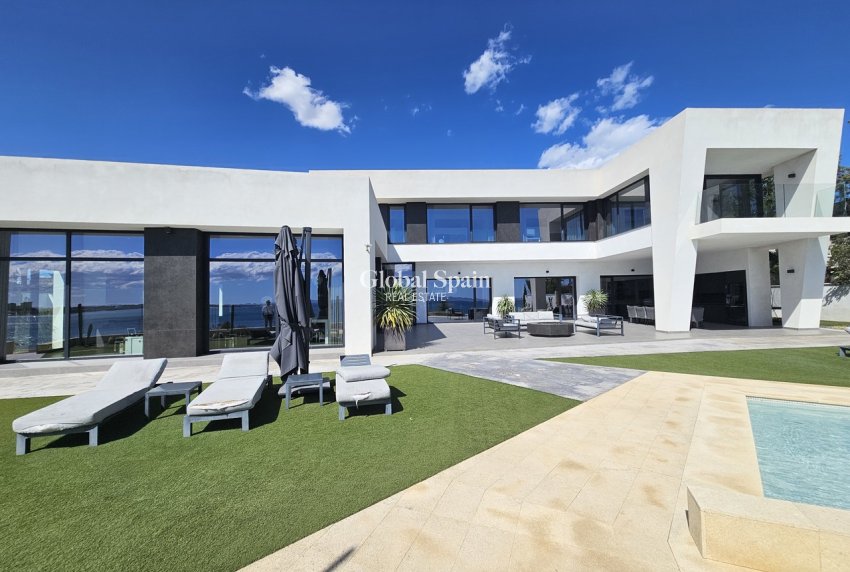 Wederverkoop - VILLA -
CABO ROIG - Costa Blanca