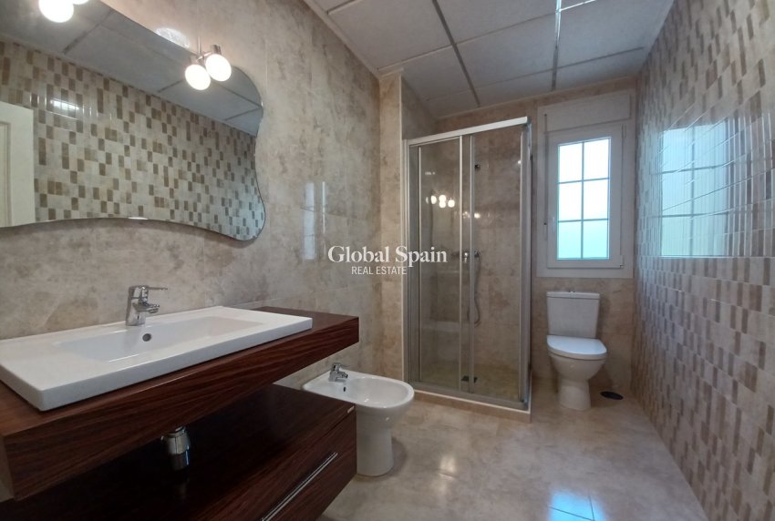 Wederverkoop - VILLA -
CABO ROIG - Costa Blanca