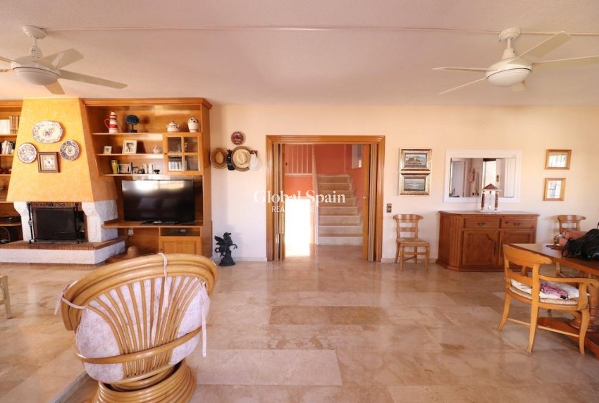 Wederverkoop - VILLA -
CABO ROIG - Costa Blanca