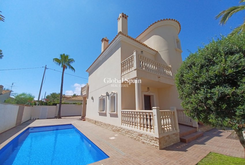 Wederverkoop - VILLA -
CABO ROIG - Costa Blanca