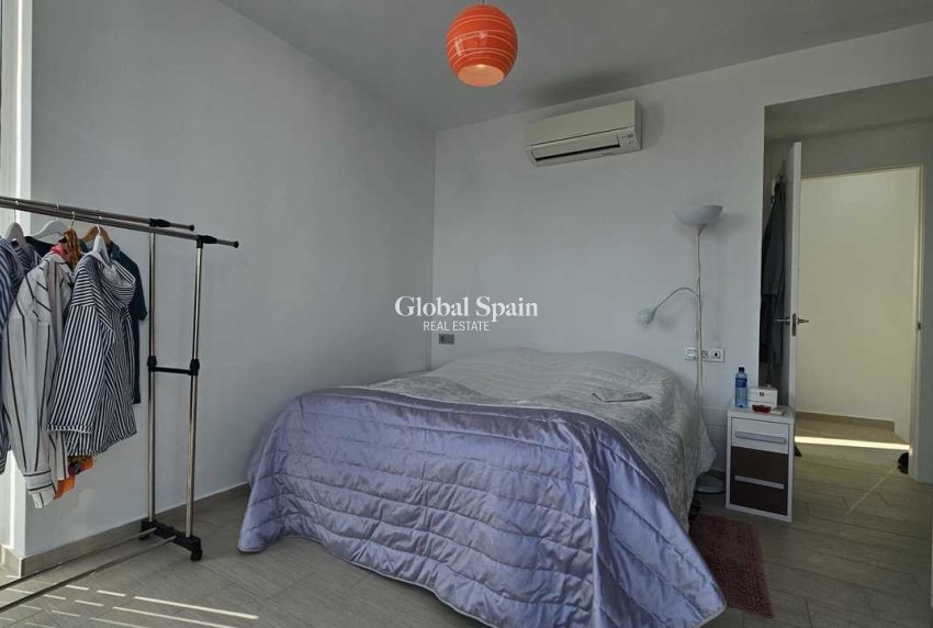 Wederverkoop - VILLA -
CABO ROIG - Costa Blanca