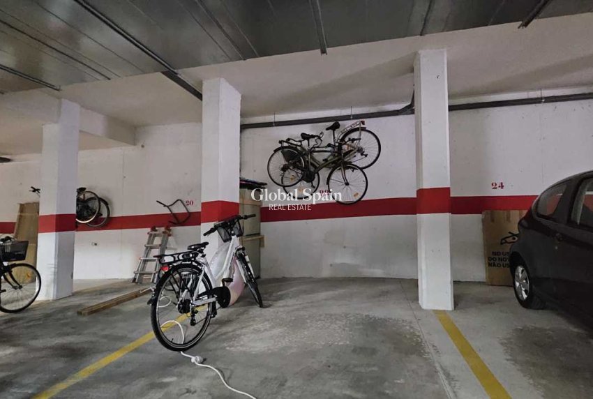 Wederverkoop - VILLA -
CABO ROIG - Costa Blanca