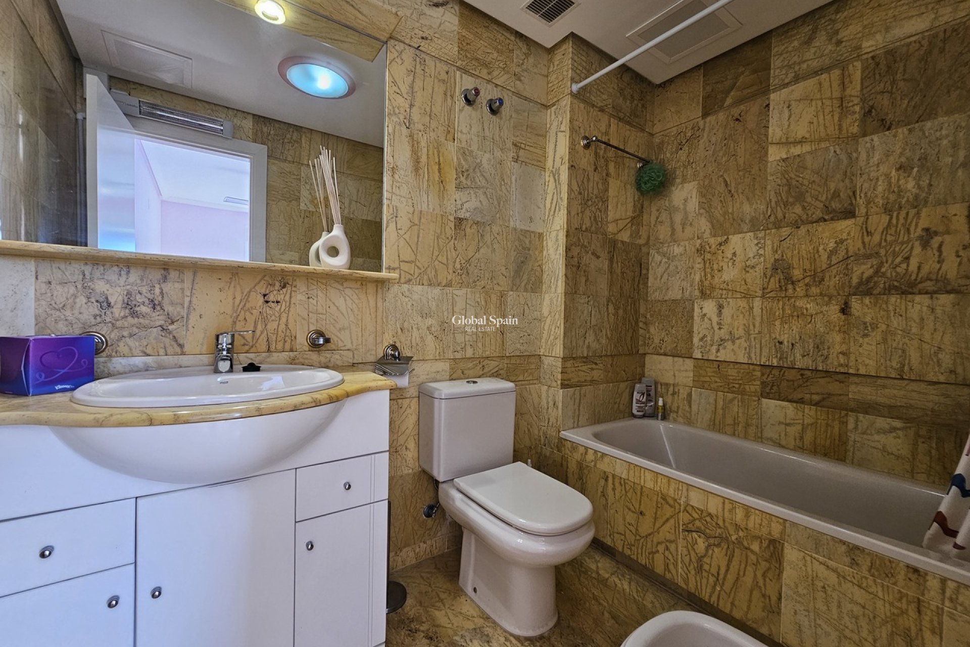 Wederverkoop - VILLA -
CABO ROIG - Costa Blanca