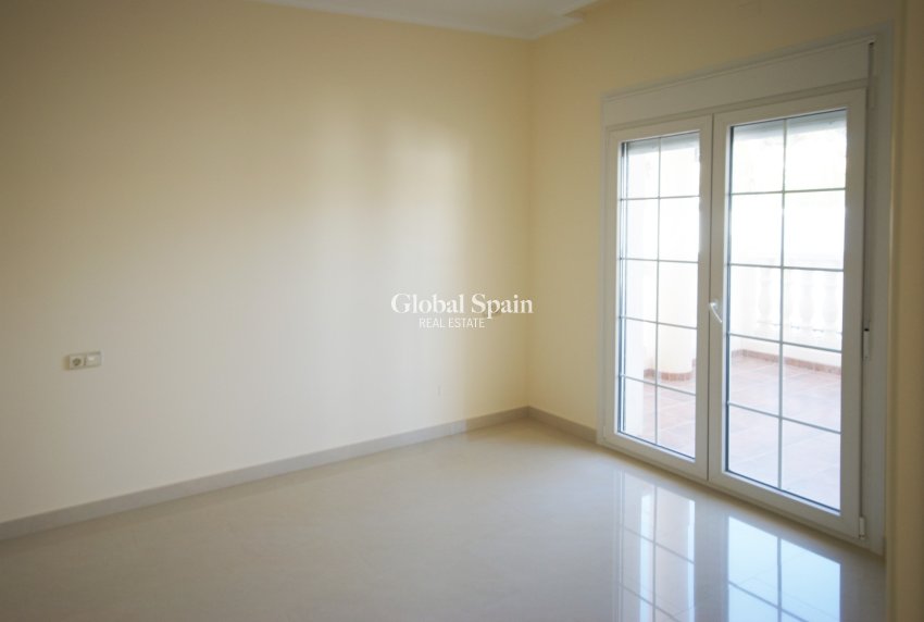 Wederverkoop - VILLA -
CABO ROIG - Costa Blanca