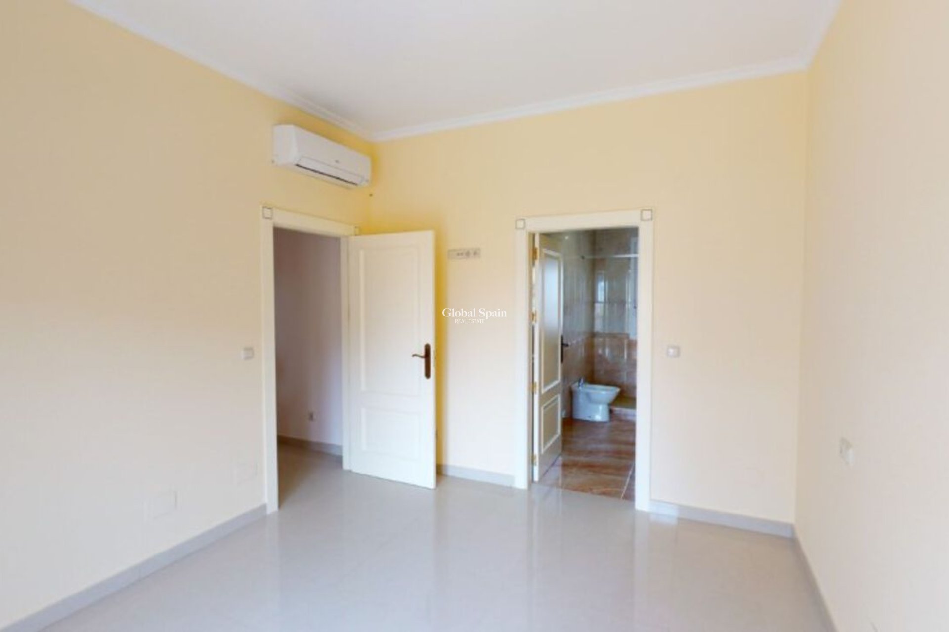 Wederverkoop - VILLA -
CABO ROIG - Costa Blanca