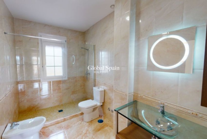 Wederverkoop - VILLA -
CABO ROIG - Costa Blanca