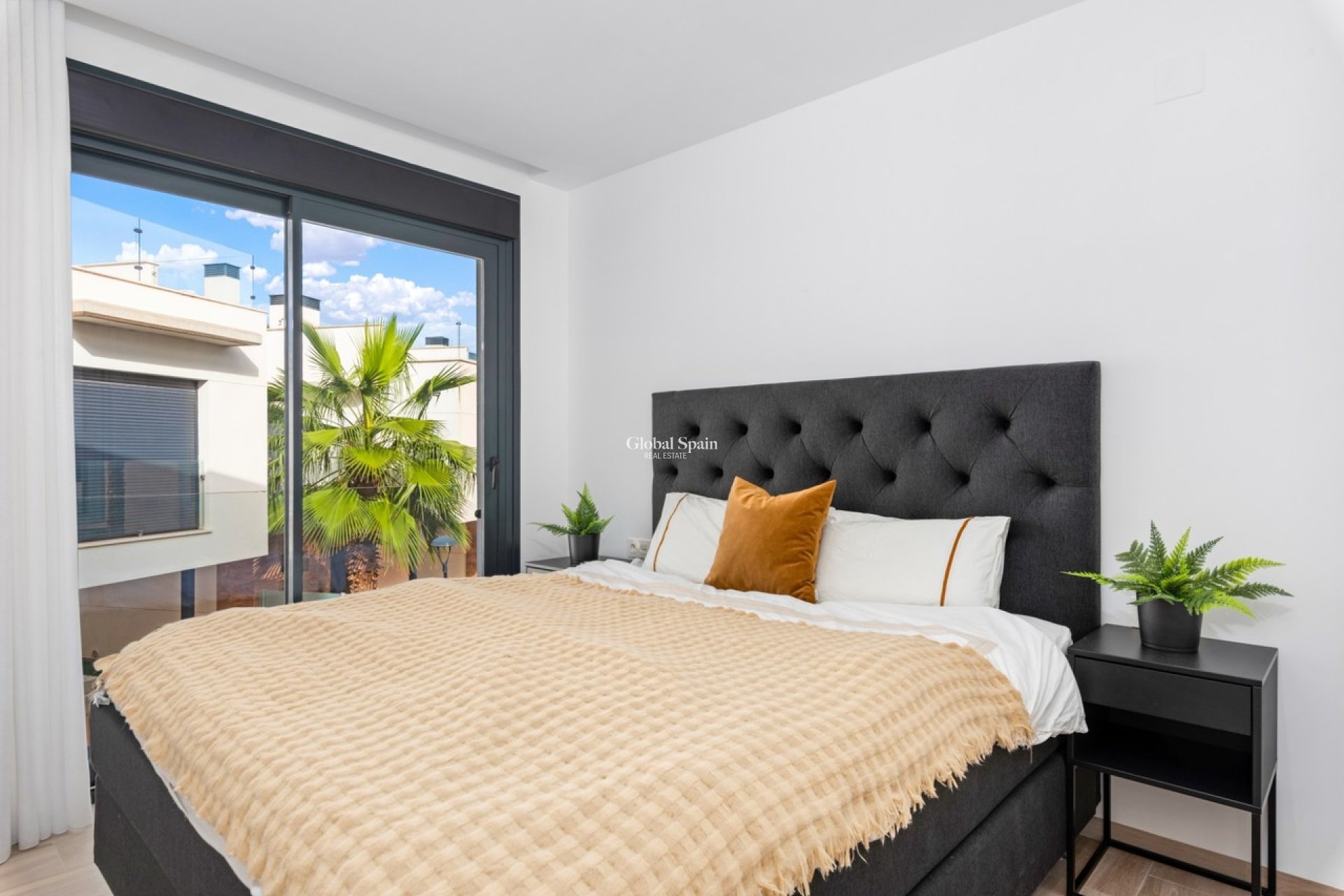 Wederverkoop - VILLA -
CABO ROIG - Costa Blanca