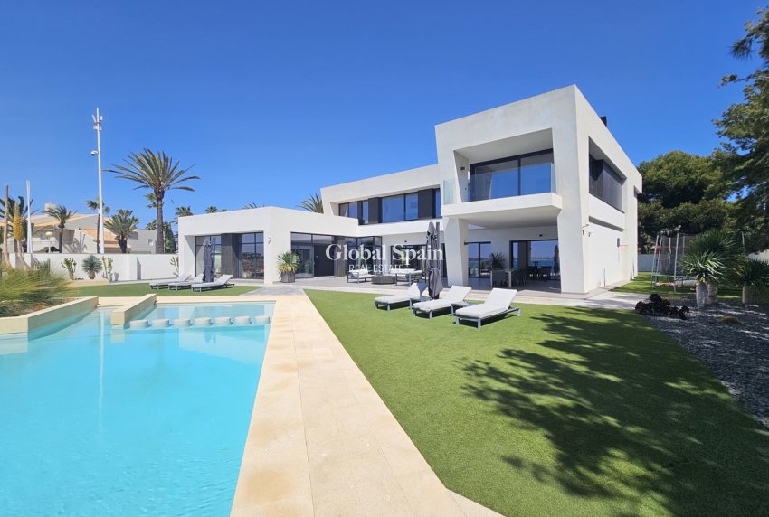 Wederverkoop - VILLA -
CABO ROIG - Costa Blanca