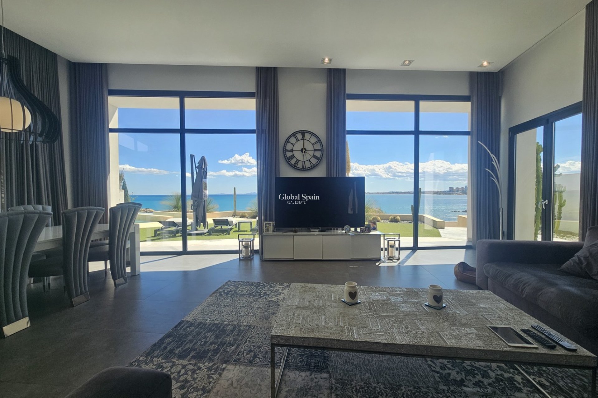 Wederverkoop - VILLA -
CABO ROIG - Costa Blanca