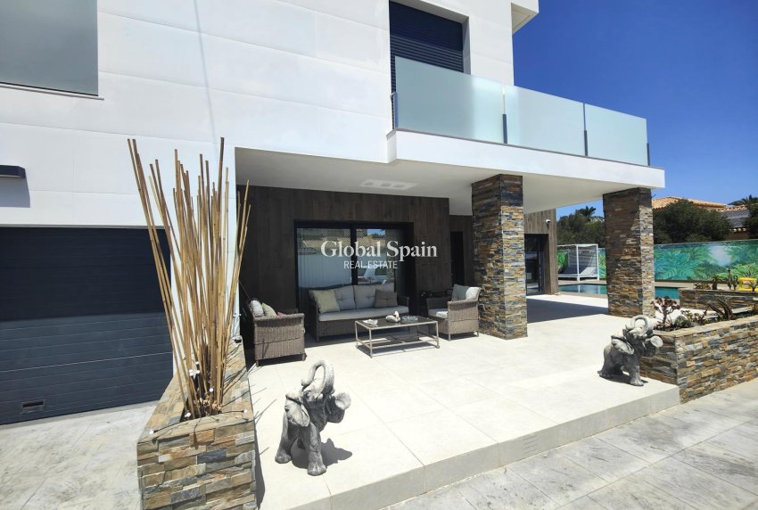 Wederverkoop - VILLA -
CABO ROIG - Costa Blanca