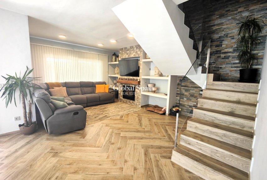 Wederverkoop - VILLA -
CABO ROIG - Costa Blanca