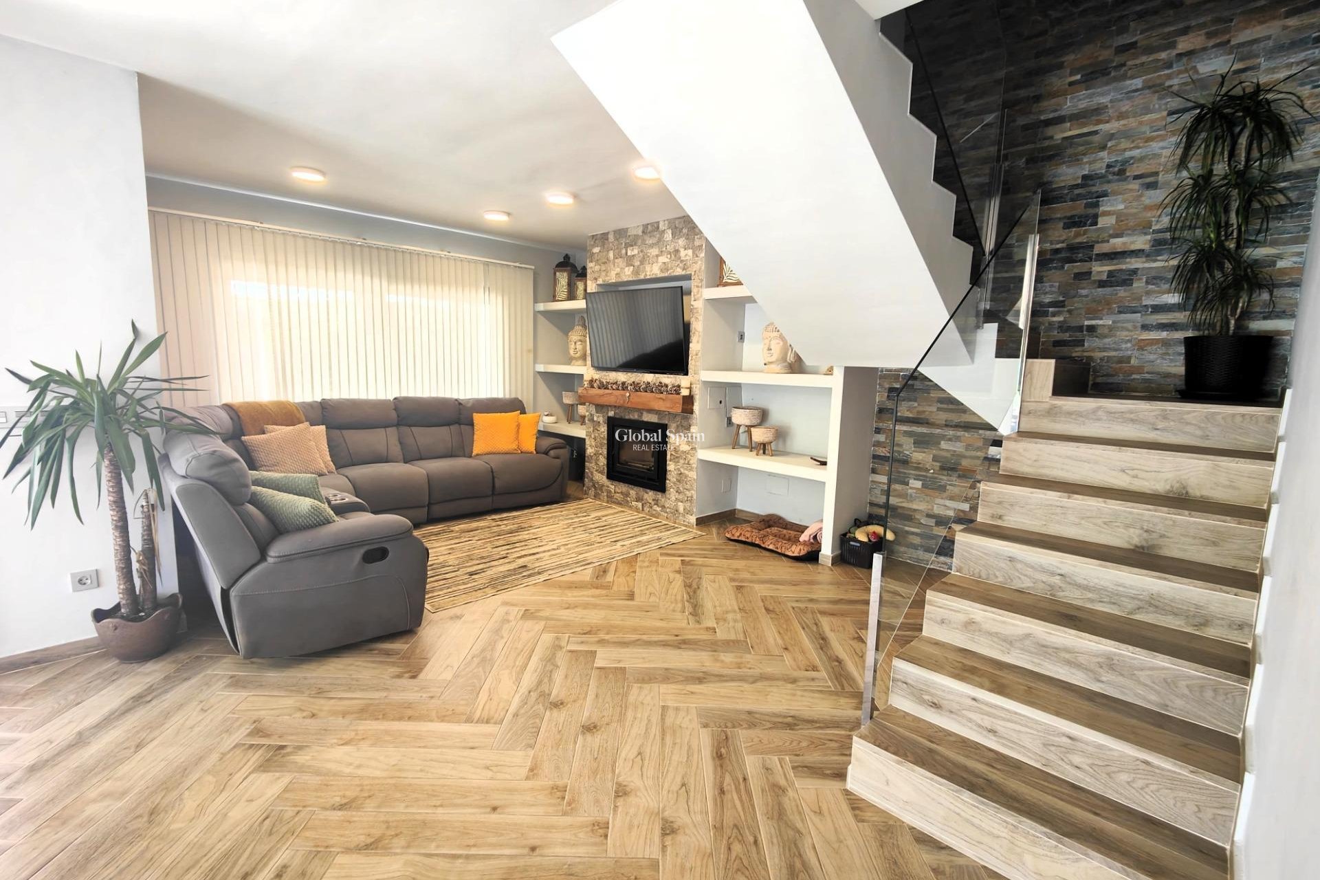 Wederverkoop - VILLA -
CABO ROIG - Costa Blanca