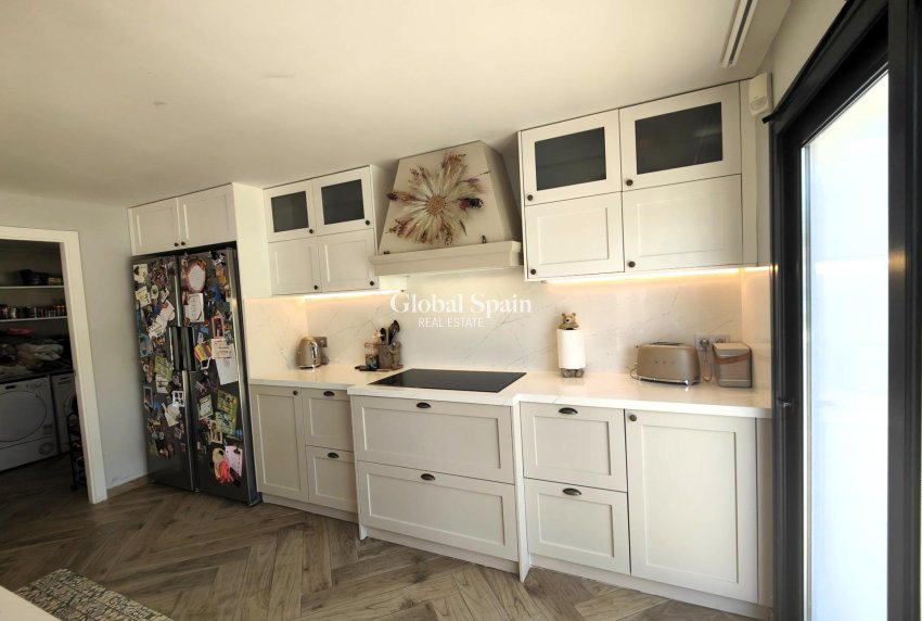 Wederverkoop - VILLA -
CABO ROIG - Costa Blanca