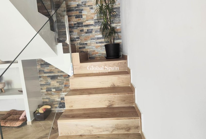 Wederverkoop - VILLA -
CABO ROIG - Costa Blanca