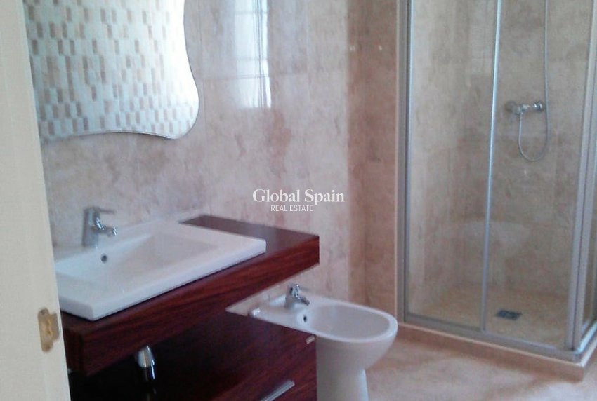 Wederverkoop - VILLA -
CABO ROIG - Costa Blanca