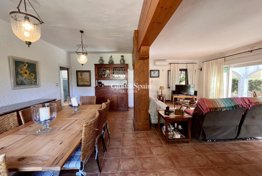 Wederverkoop - VILLA -
CABO ROIG - Costa Blanca