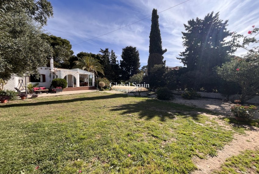 Wederverkoop - VILLA -
CABO ROIG - Costa Blanca