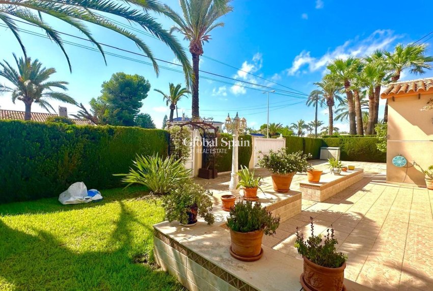 Wederverkoop - VILLA -
CABO ROIG - Costa Blanca
