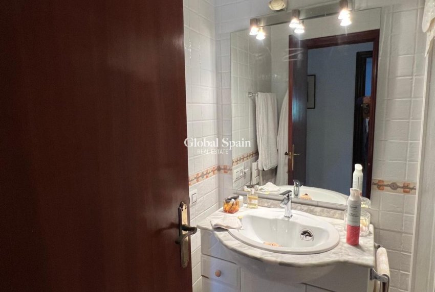 Wederverkoop - VILLA -
CABO ROIG - Costa Blanca