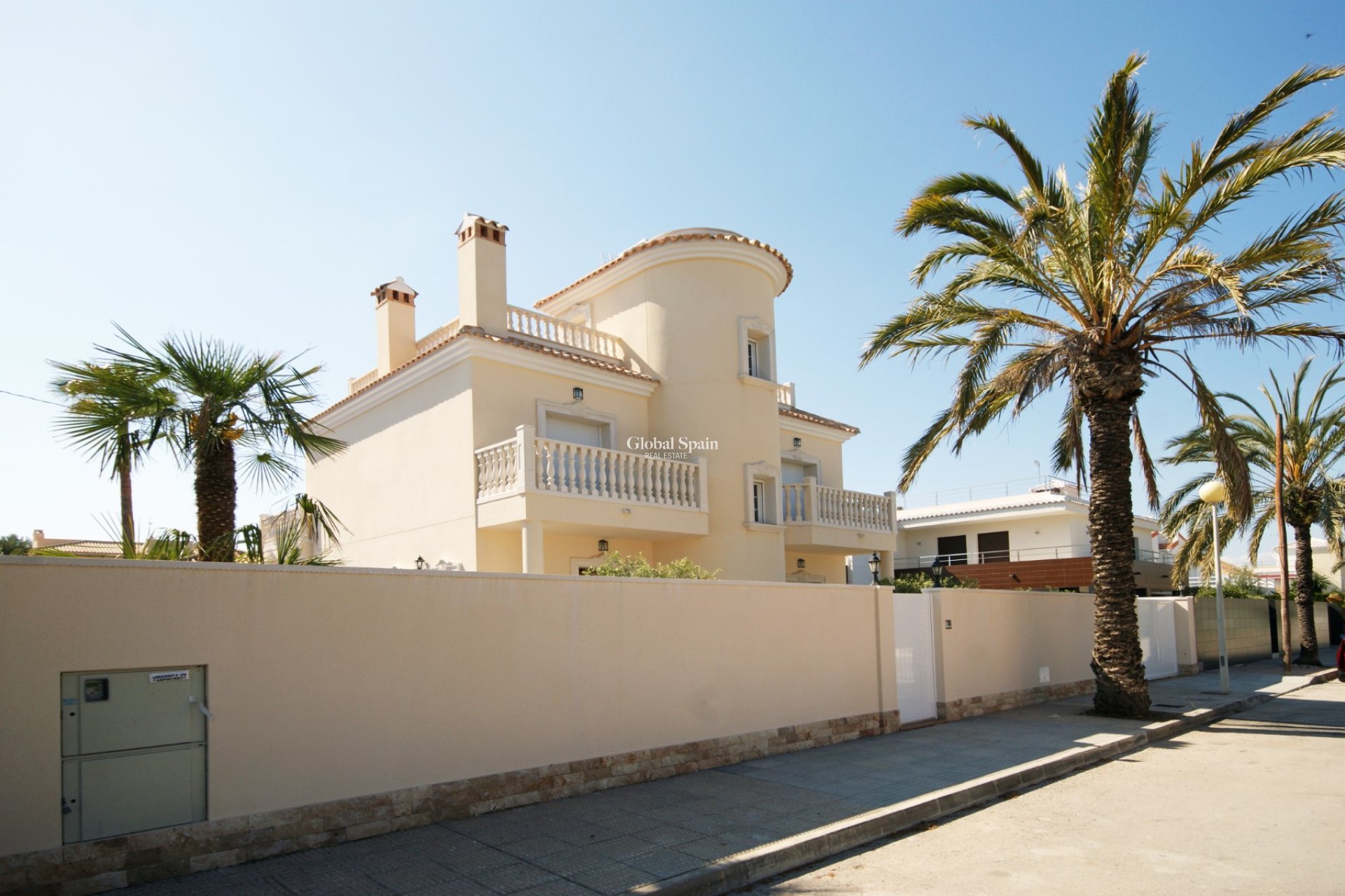 Wederverkoop - VILLA -
CABO ROIG - Costa Blanca