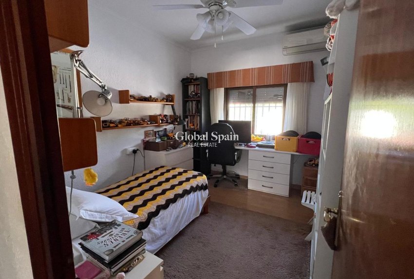 Wederverkoop - VILLA -
CABO ROIG - Costa Blanca