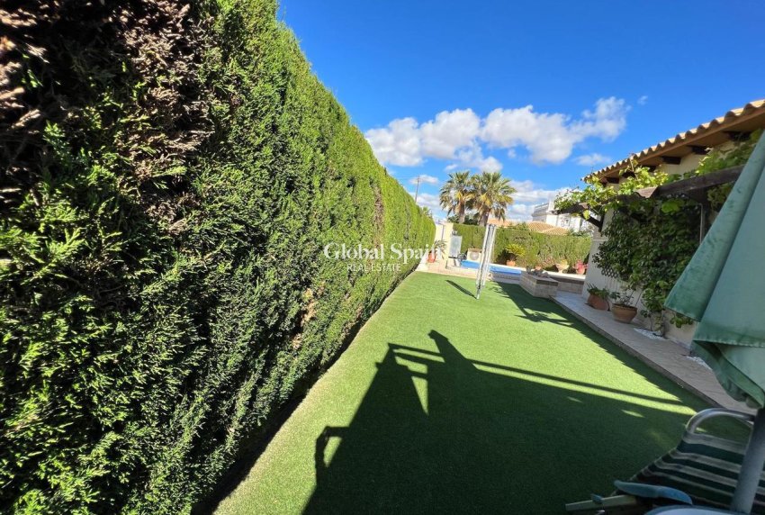 Wederverkoop - VILLA -
CABO ROIG - Costa Blanca