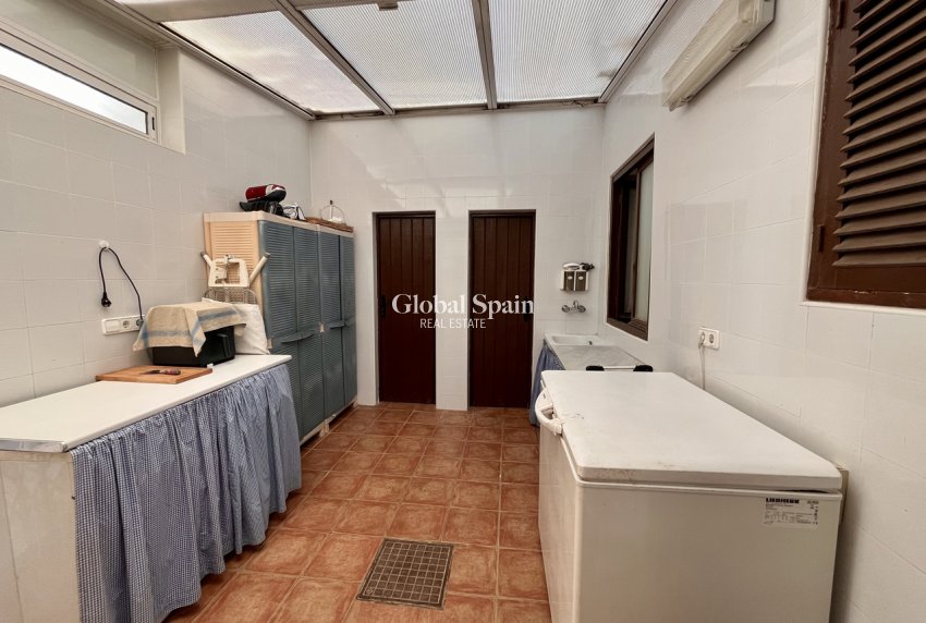 Wederverkoop - VILLA -
CABO ROIG - Costa Blanca