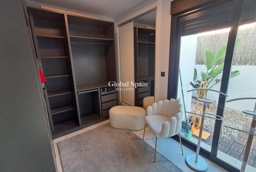 Wederverkoop - VILLA -
CABO ROIG - Costa Blanca