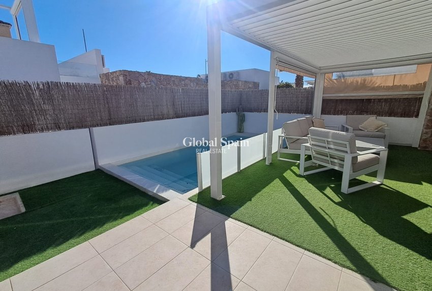 Wederverkoop - VILLA -
CABO ROIG - Costa Blanca